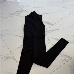 Chic Black Sleeveless Jumpsuit